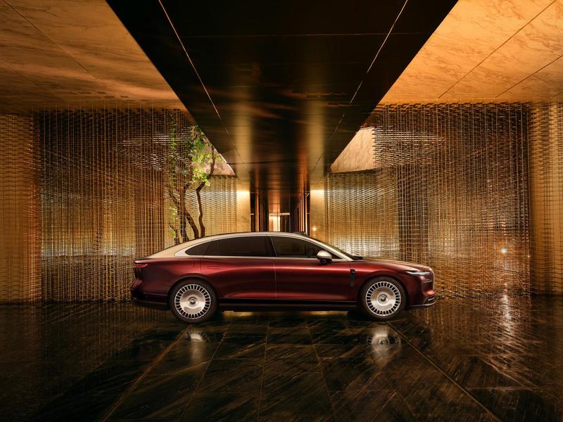 岚图追光L官图 搭载最新华为辅助驾驶和鸿蒙座舱