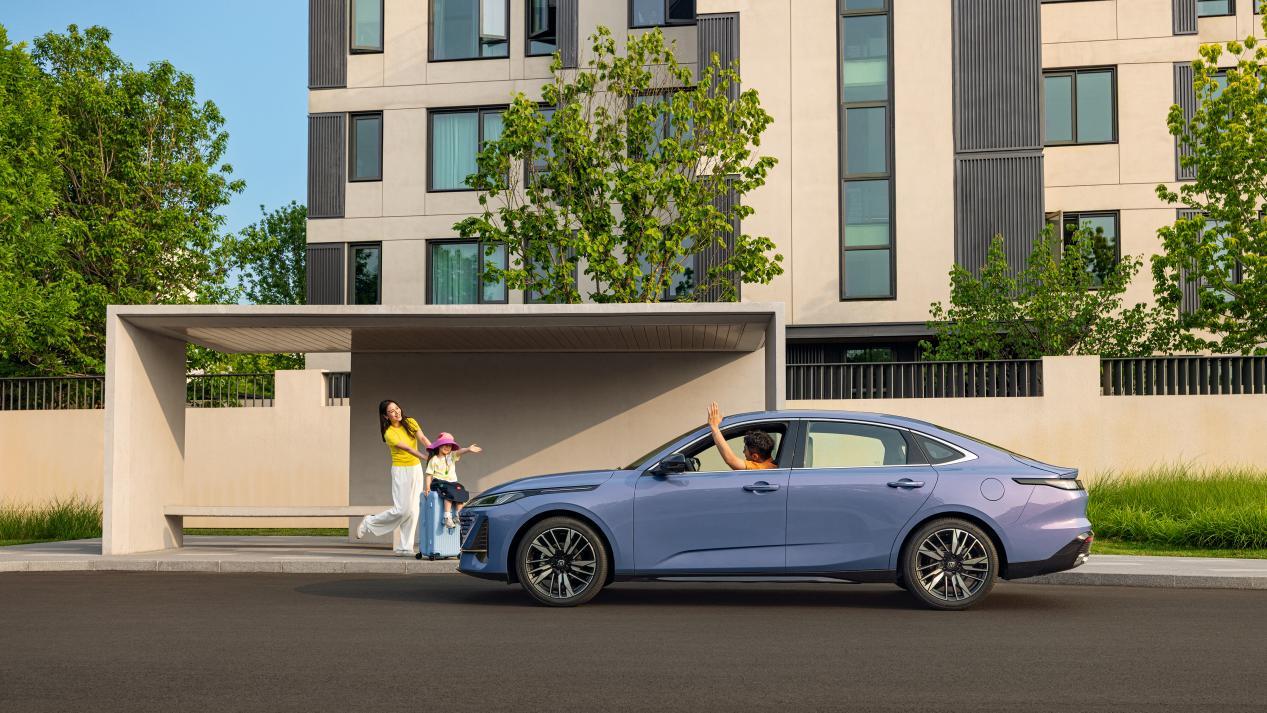 全球家轿市场智慧新选择，长安第四代逸动上市，7.29万起